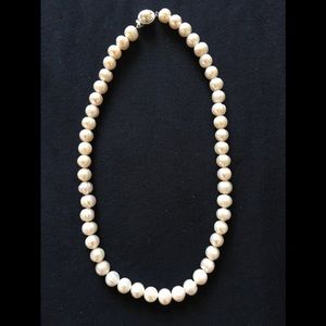 Elegant Fresh Water Pearl necklace